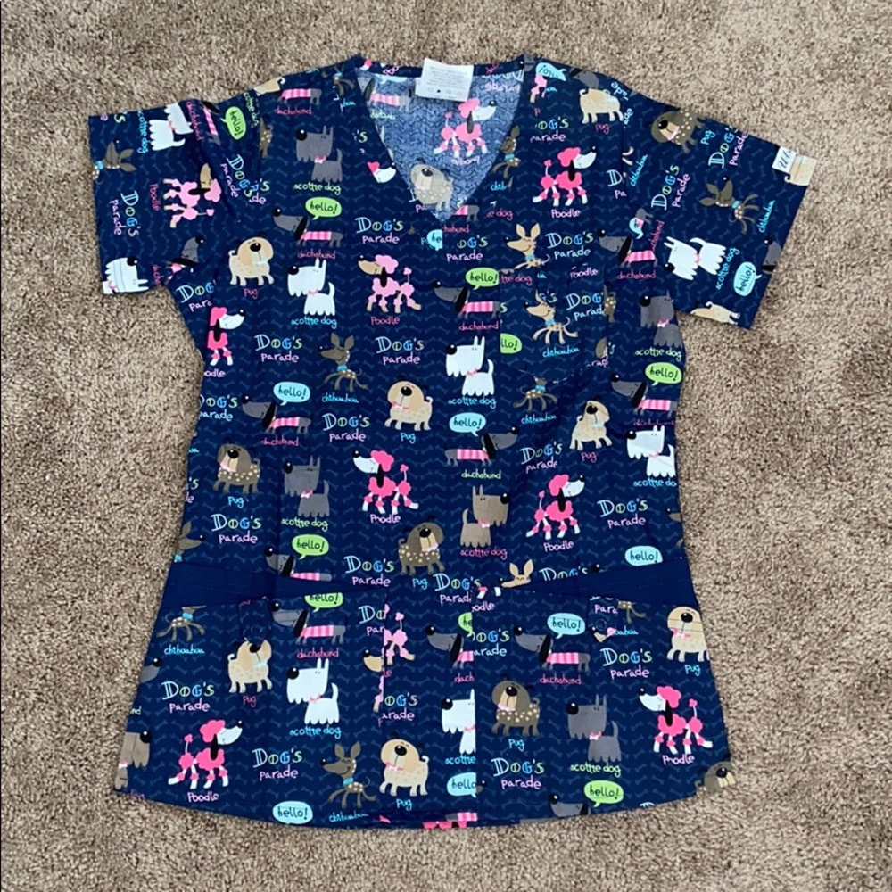 Scrub top, puppy print!